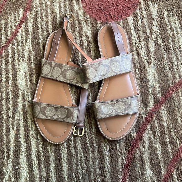 Coach sandal In Signature Canvas. - Picture 2 of 9